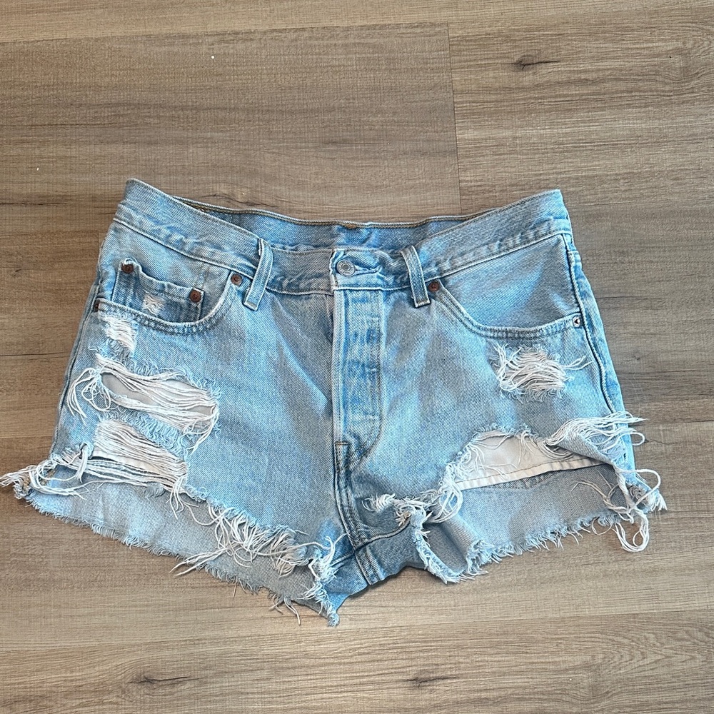 Levi’s 501 short Light Blue Distressed Denim Women’s Shorts